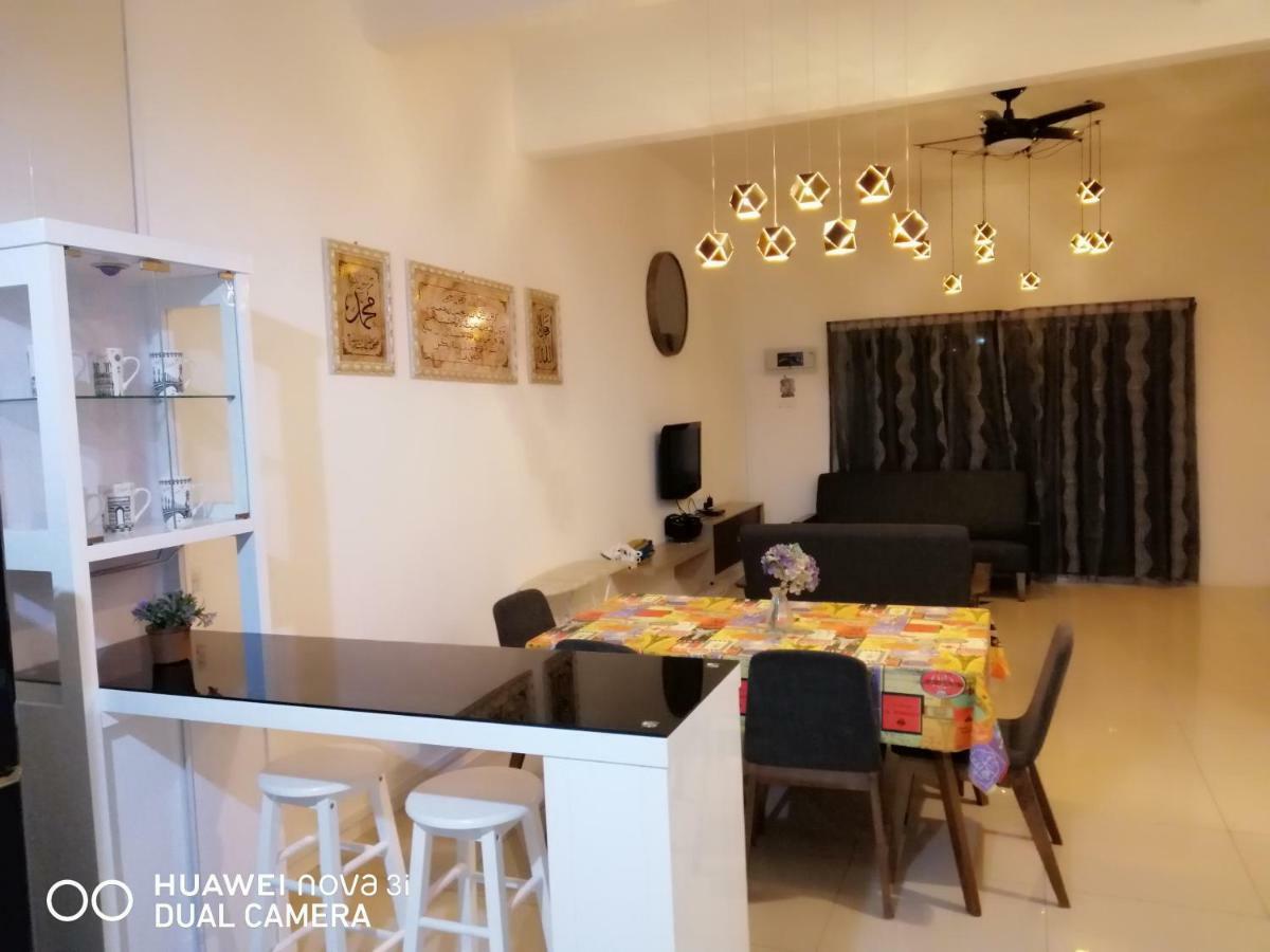 Alyaleesya Homestay Teres Бринчанг Экстерьер фото