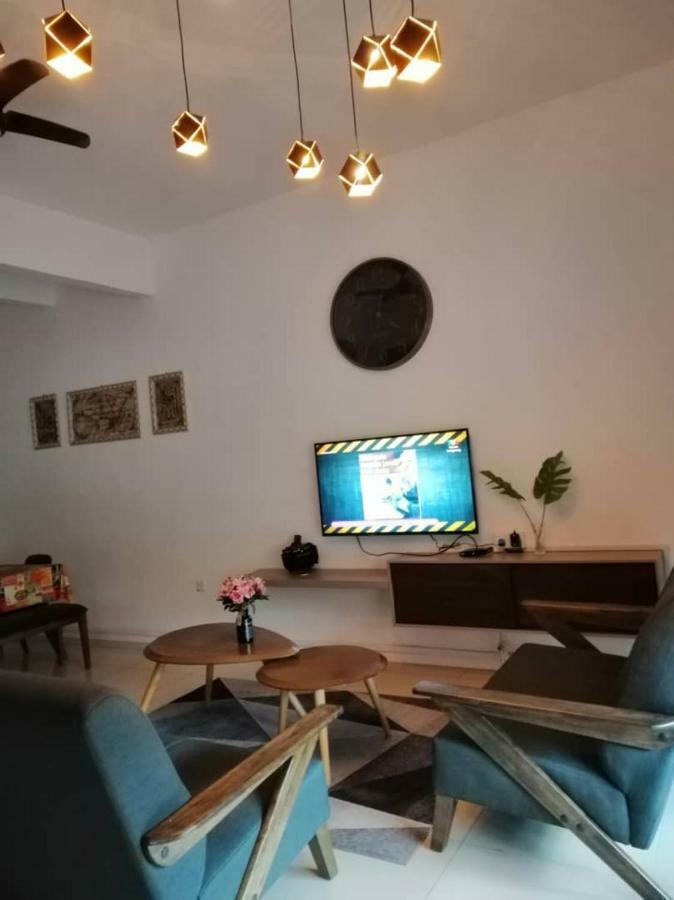 Alyaleesya Homestay Teres Бринчанг Экстерьер фото